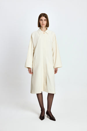 
                  
                    Raincoat "FIRST LADY" in Cream
                  
                